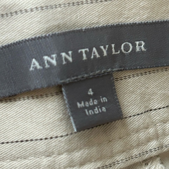Ann Taylor Women's 4‎ Pinstripe Khaki Cropped Pants Lightweight Preppy FLAW - Picture 9 of 12